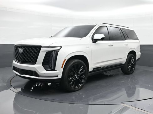 Certified 2025 Cadillac Escalade Sport Platinum w/ LPO, ONYX Package AWD/4WD image 1