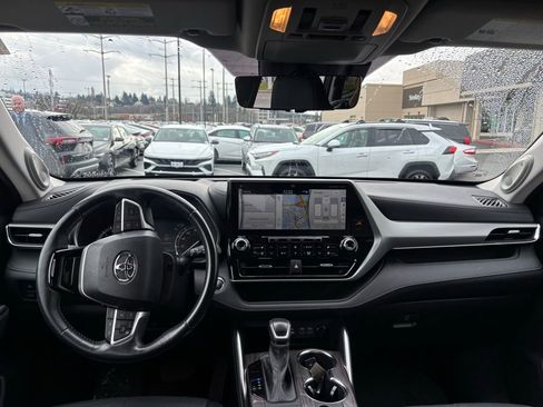 Used 2022 Toyota Highlander Platinum image 6