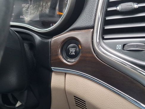 Used 2016 Jeep Grand Cherokee Limited w/ Luxury Group II image 23