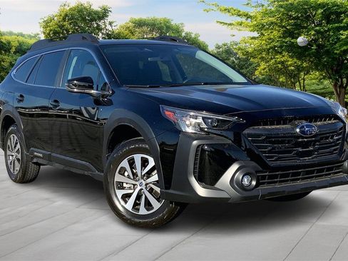 Certified 2025 Subaru Outback Premium image 3