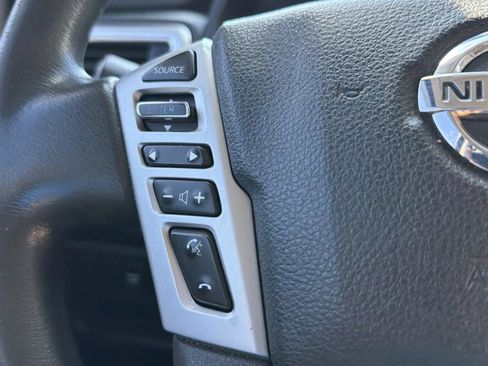 Used 2017 Nissan Titan SV image 13
