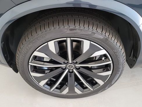 New 2026 Volvo XC90 B6 Plus w/ Protection Package Premier AWD/4WD image 12