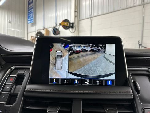 Used 2023 GMC Yukon XL AT4 w/ AT4 Premium Package AWD/4WD image 23