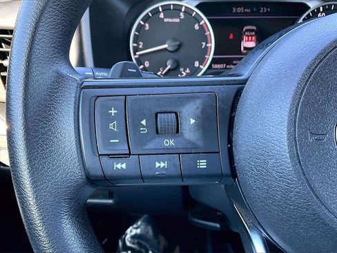 Used 2023 Nissan Rogue S image 18