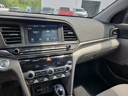 Used 2020 Hyundai Elantra Value Edition FWD image 17