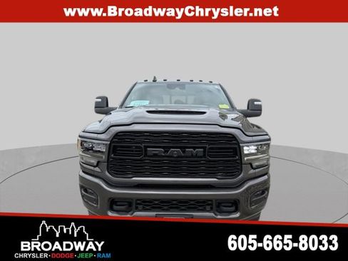Used 2024 RAM 3500 Limited AWD/4WD image 2