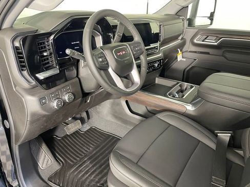 New 2026 GMC Sierra 2500 SLT w/ SLT Convenience Package image 3