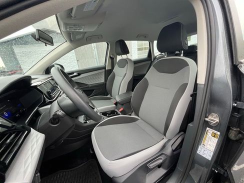 Certified 2022 Volkswagen Taos S FWD image 11