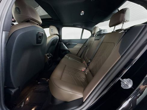 Used 2025 BMW 530i w/ Premium Package image 26