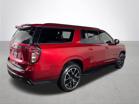 Used 2024 Chevrolet Suburban RST AWD/4WD image 6