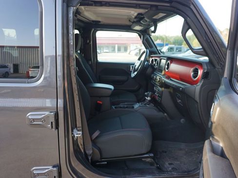 Used 2022 Jeep Wrangler Unlimited Rubicon image 16