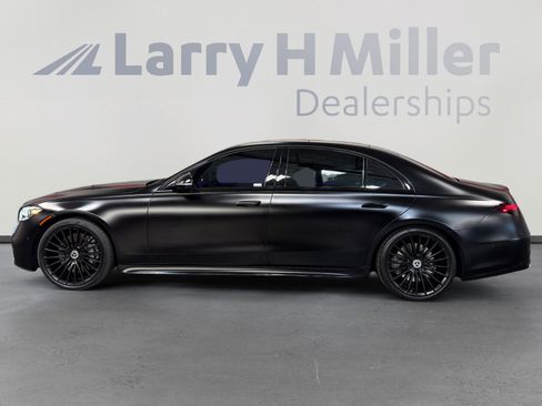 Used 2021 Mercedes-Benz S 580 4MATIC Sedan image 2