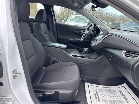 Used 2023 Chevrolet Malibu LS image 18