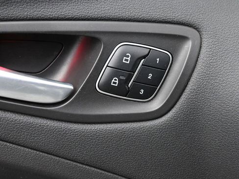 Used 2017 Ford Escape Titanium image 4