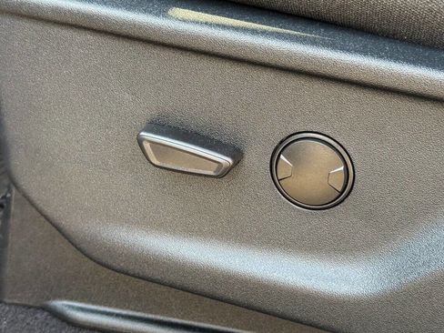 Used 2025 Ford F150 Lightning XLT image 25