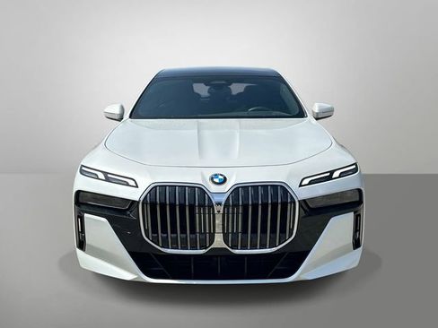 Used 2024 BMW 760i xDrive w/ Premium Package 2 AWD/4WD image 23
