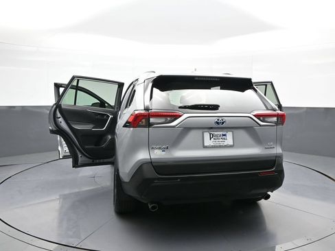 Certified 2022 Toyota RAV4 LE AWD/4WD image 46