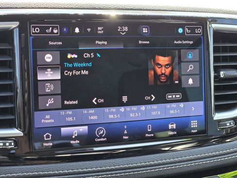 Used 2022 Chrysler Pacifica Limited image 16