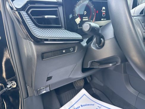 Used 2025 Nissan Kicks SR image 16