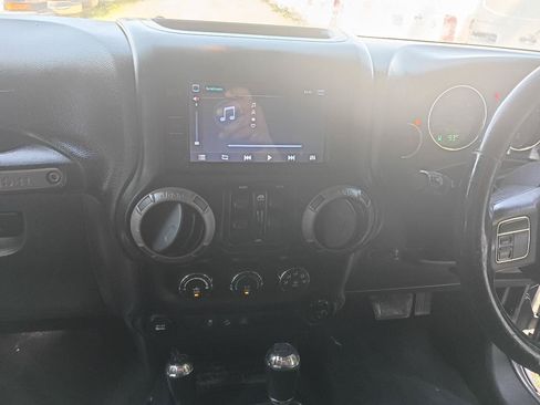 Used 2014 Jeep Wrangler Unlimited Sport AWD/4WD image 16