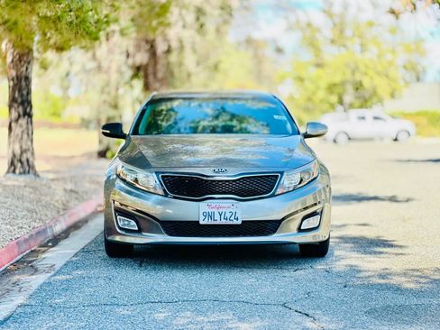 Used 2015 Kia Optima LX FWD image 2