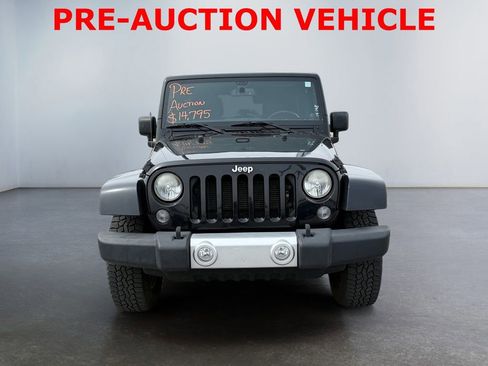 Used 2014 Jeep Wrangler Unlimited Sahara w/ Max Tow Package image 8
