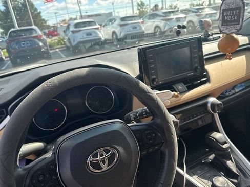 Used 2022 Toyota RAV4 XLE w/ Convenience Package AWD/4WD image 13