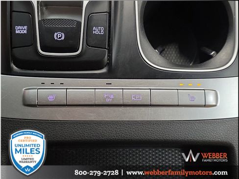 Used 2023 Kia Carnival LX FWD image 24