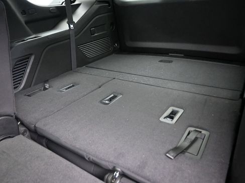 Used 2024 Chevrolet Tahoe LS RWD image 16