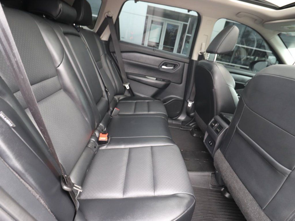Used 2025 Nissan Rogue SV w/ SV Premium Package FWD image 23