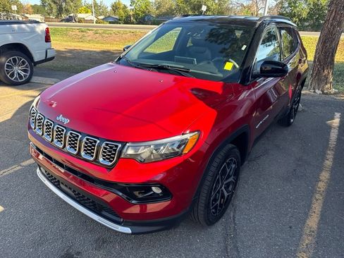 Used 2025 Jeep Compass Limited AWD/4WD image 1