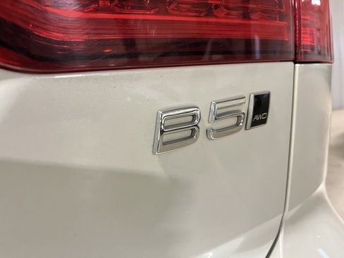 Used 2024 Volvo V60 B5 Cross Country Plus image 32