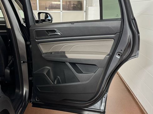 Used 2023 Volkswagen Atlas SE image 37
