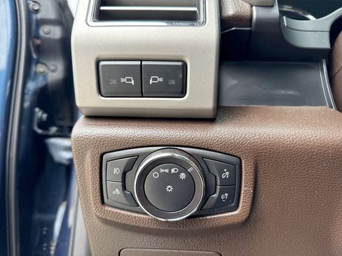Used 2018 Ford F150 King Ranch w/ Equipment Group 601A Luxury AWD/4WD image 32