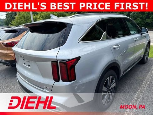 Used 2023 Kia Sorento EX AWD/4WD image 3