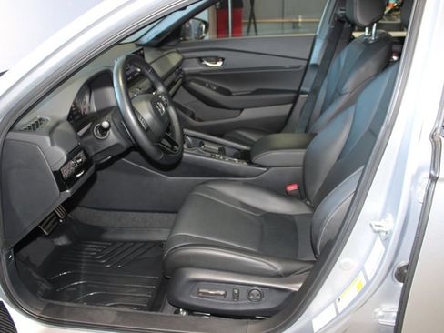 Used 2025 Honda Accord Sport image 7