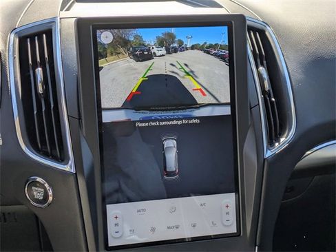 Used 2024 Ford Edge Titanium image 24