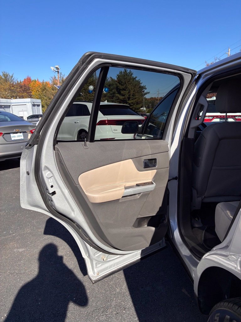 Used 2013 Ford Edge SE FWD image 25