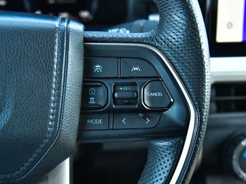 Used 2024 Toyota Tacoma TRD Off-Road image 32