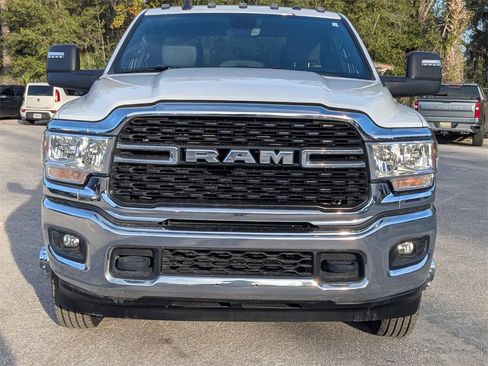 Used 2024 RAM 3500 Big Horn image 9