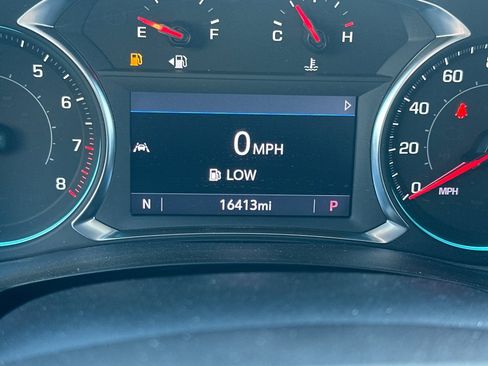 Used 2023 Chevrolet Traverse LT image 41