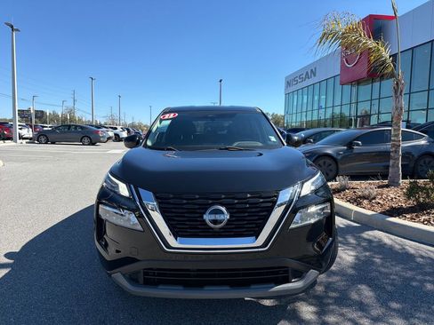 Certified 2023 Nissan Rogue SV image 2