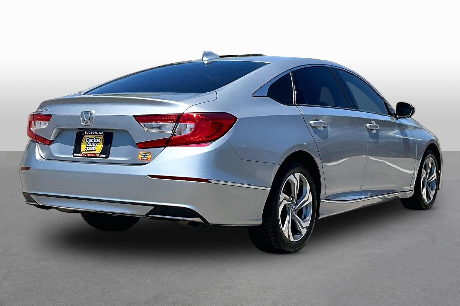 Used 2018 Honda Accord EX-L image 2