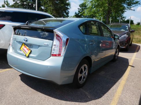 Used 2014 Toyota Prius Four FWD image 5