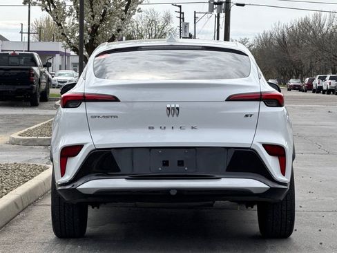 Used 2024 Buick Envista Sport Touring w/ Convenience I Package image 5