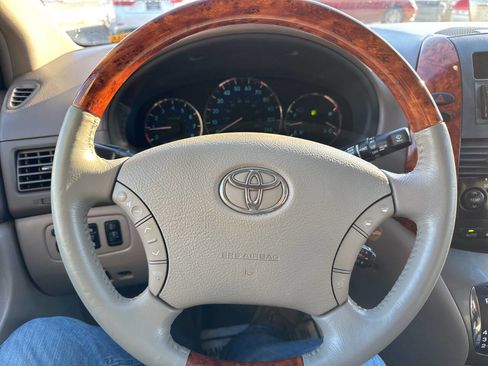 Used 2006 Toyota Sienna XLE Limited image 18