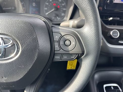 Used 2025 Toyota Corolla LE image 14