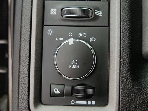 Used 2019 RAM 1500 Express w/ Wheel & Sound Group AWD/4WD image 15