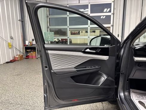 Used 2024 Volkswagen Taos S FWD image 7
