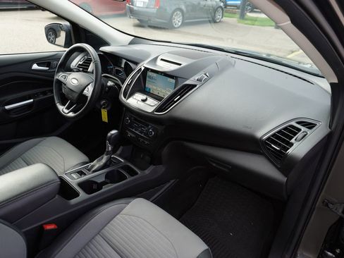 Used 2017 Ford Escape SE w/ Equipment Group 201A image 28